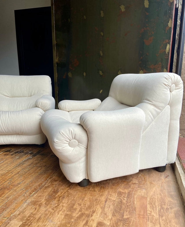 White Pair of Rezia Lounge Chairs by Emilio Guarnacci & Felix Padovano